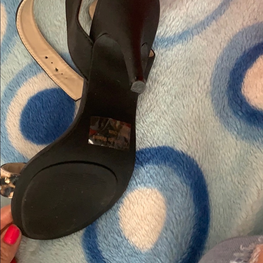 New - Picture 2 of 4